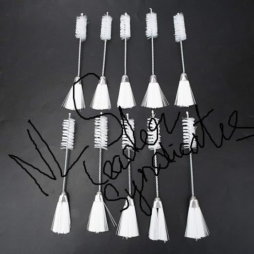 Lint brush for machines cleaning